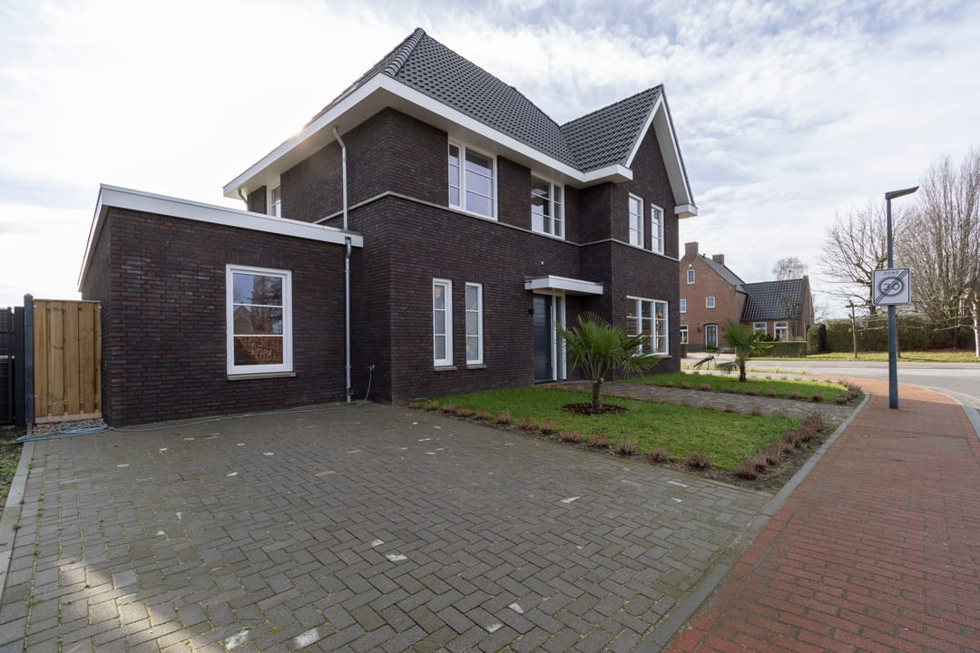 Photo 61 of Teunestraat 2