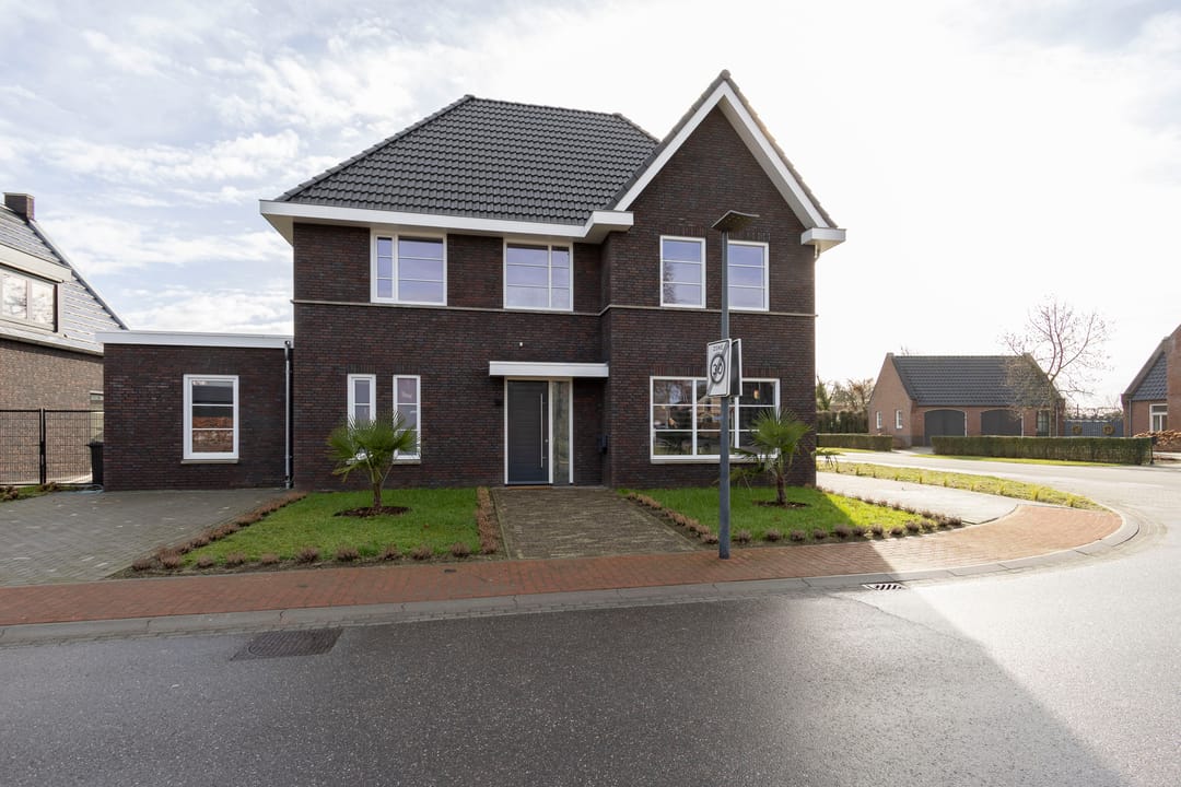 Photo 62 of Teunestraat 2
