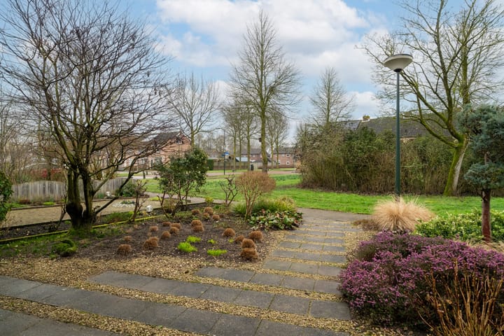 Photo 4 of Dokter van Vuurestraat 58