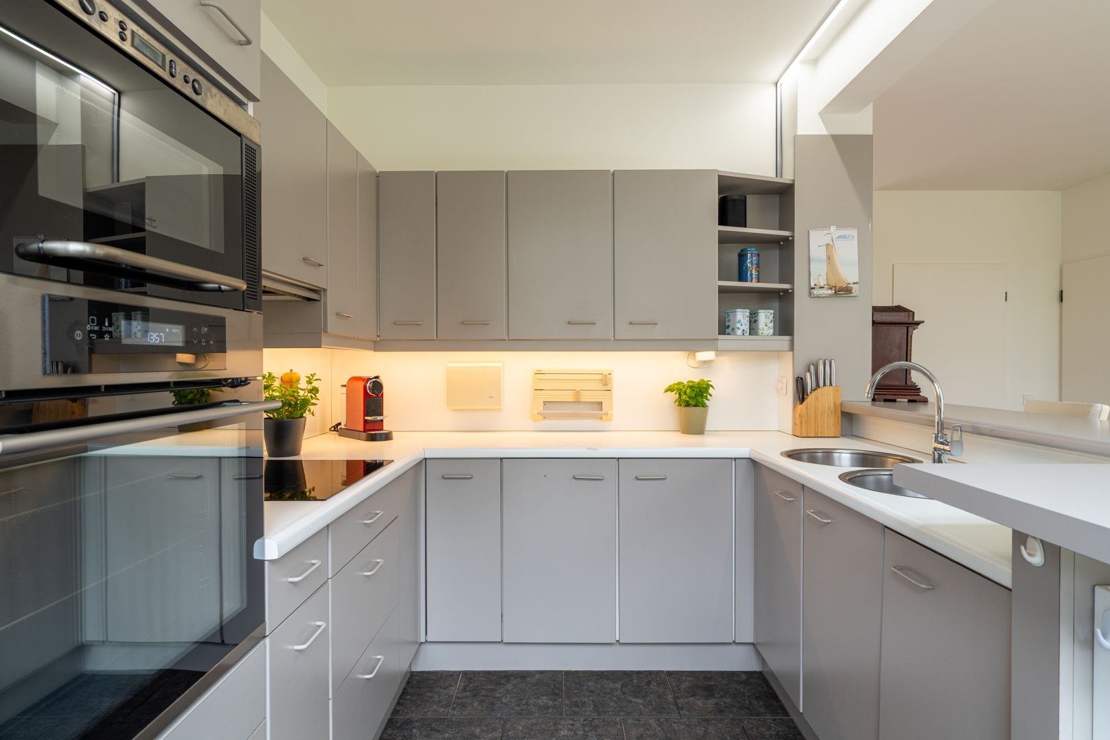 Photo 12 of Dokter van Vuurestraat 58