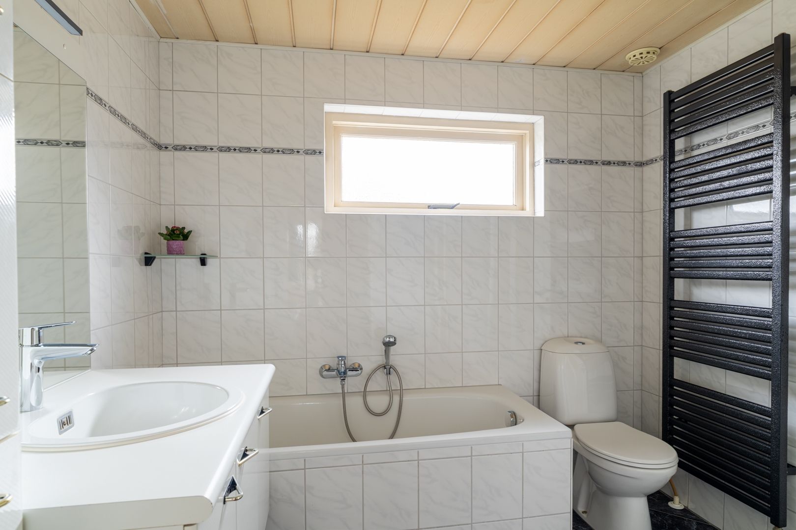 Photo 24 of Dokter van Vuurestraat 58