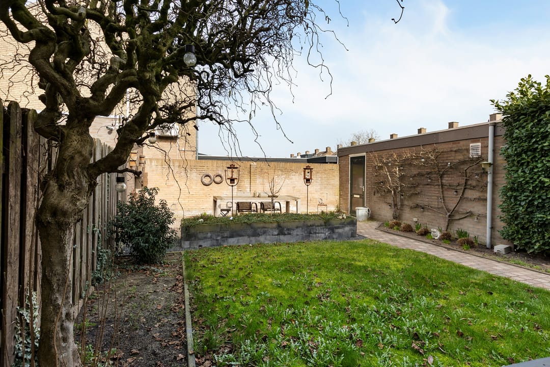 Photo 43 of Oosterdstraat 37