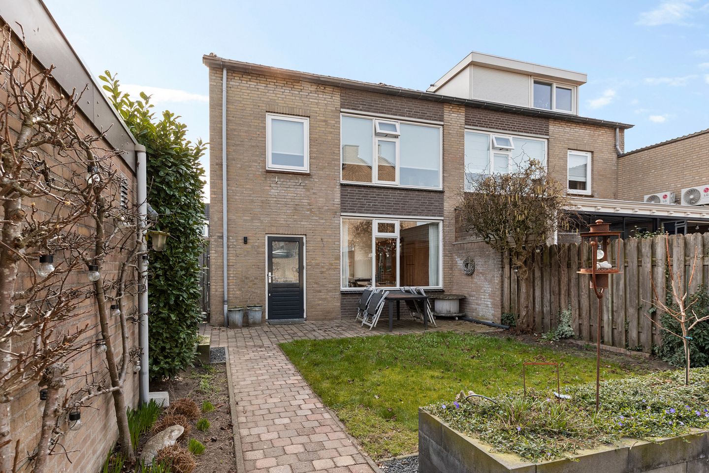 Photo 44 of Oosterdstraat 37