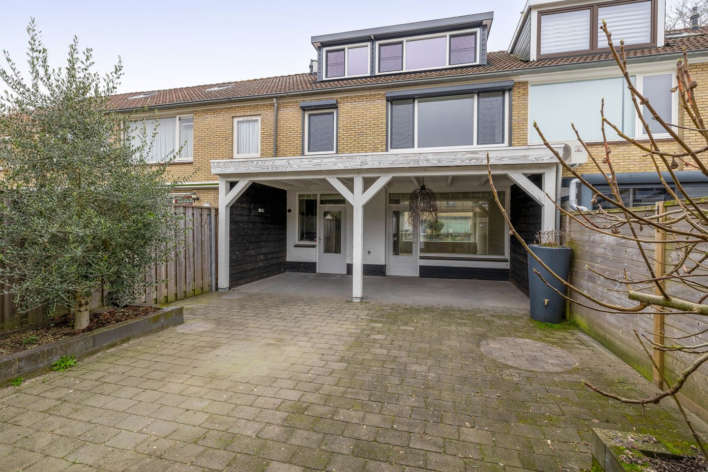 Photo 20 of Van Houtenstraat 44