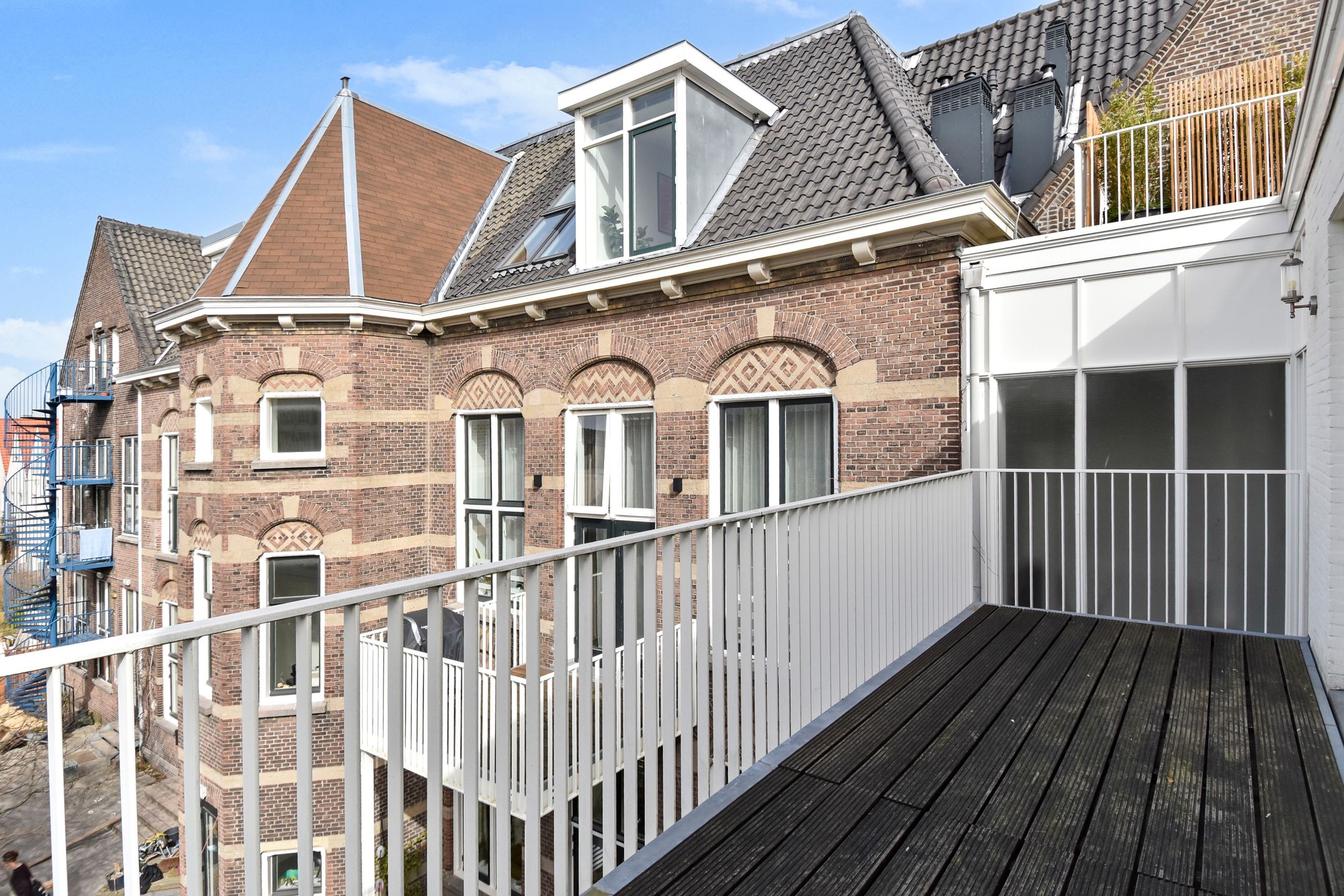 Photo 15 of Witte de Withstraat 123