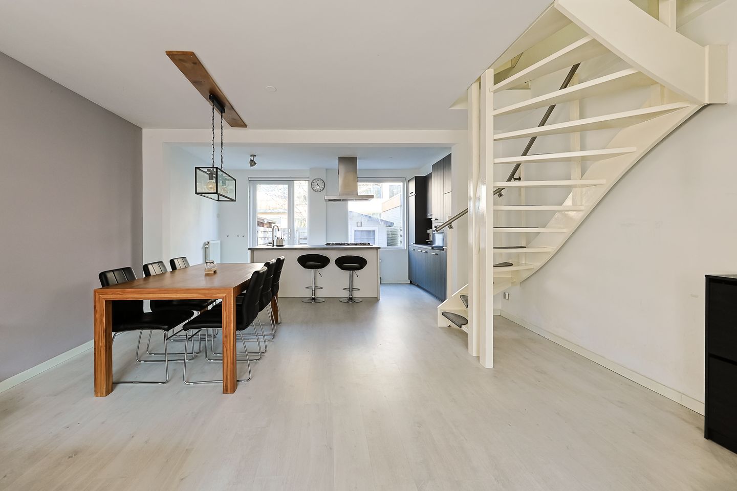 Photo 10 of Willemstraat 36