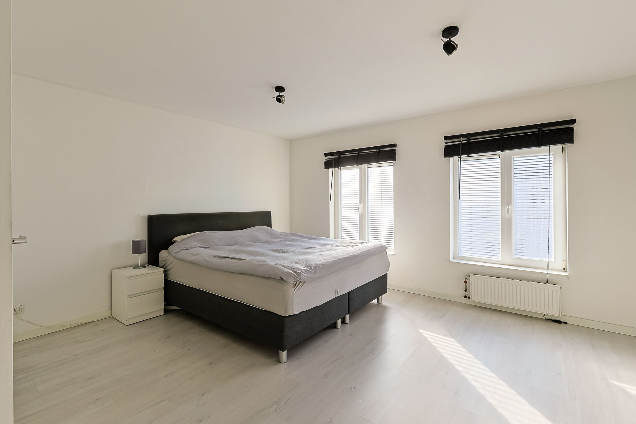 Photo 18 of Willemstraat 36