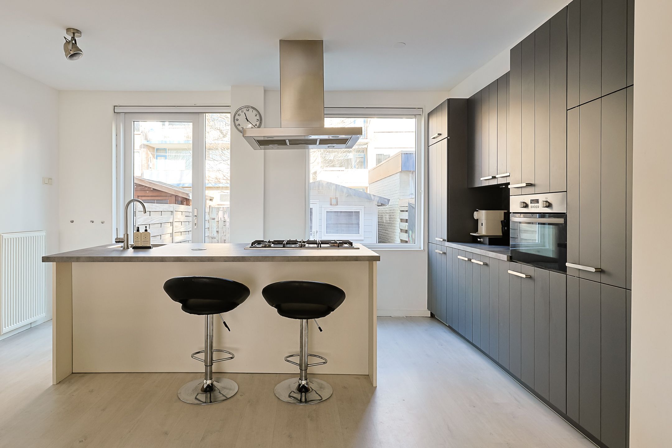 Photo 12 of Willemstraat 36