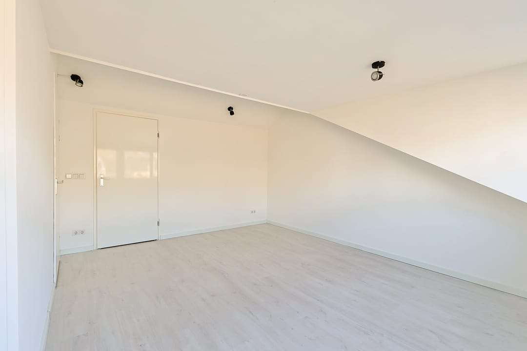 Photo 32 of Willemstraat 36