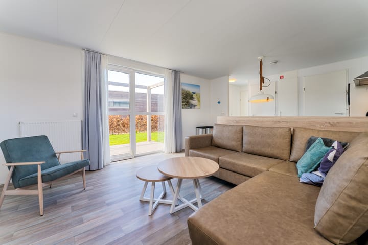 Photo 2 of Zeedijk 24-635