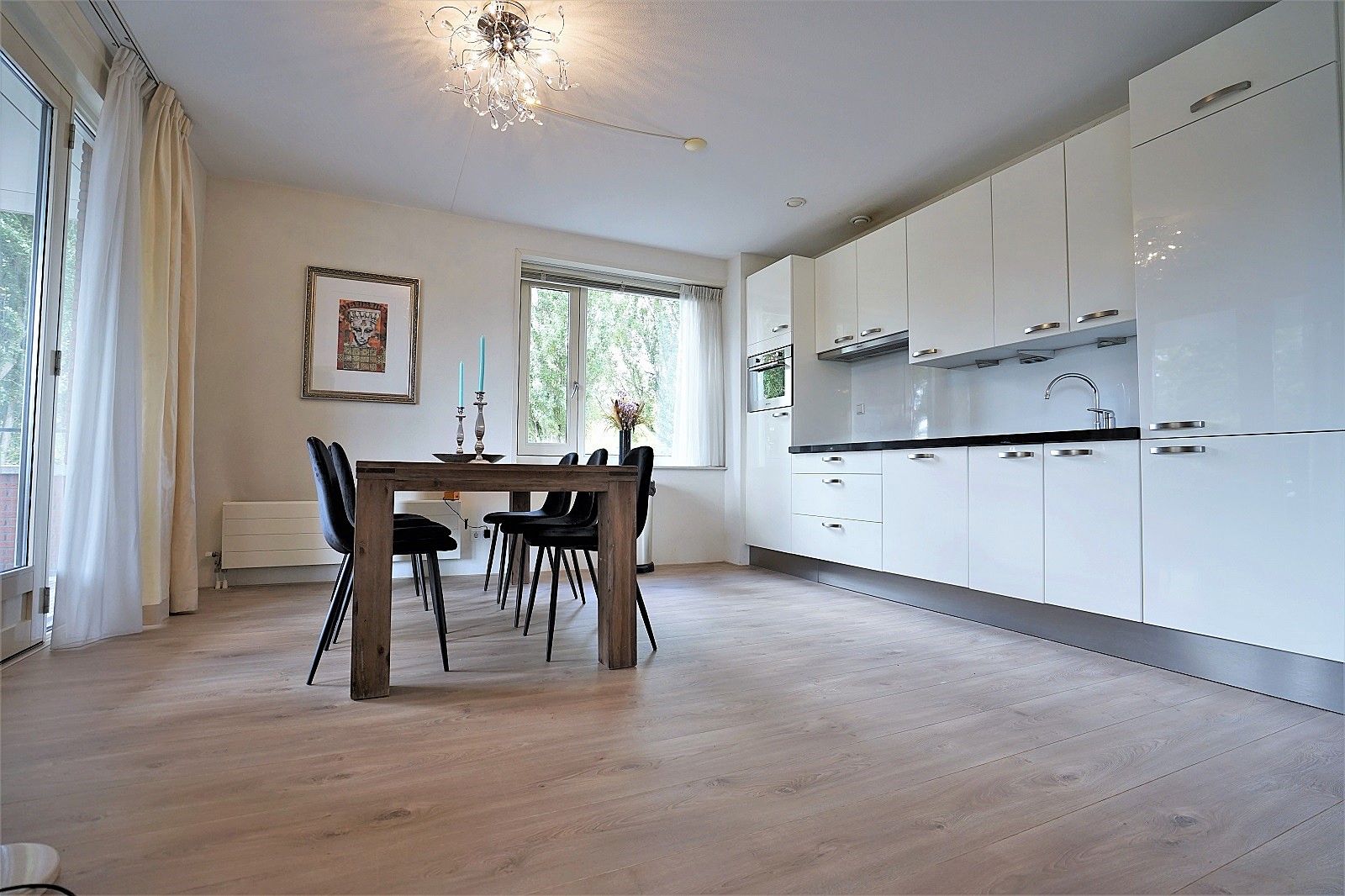 Foto 6 van Veenendaalplein 21