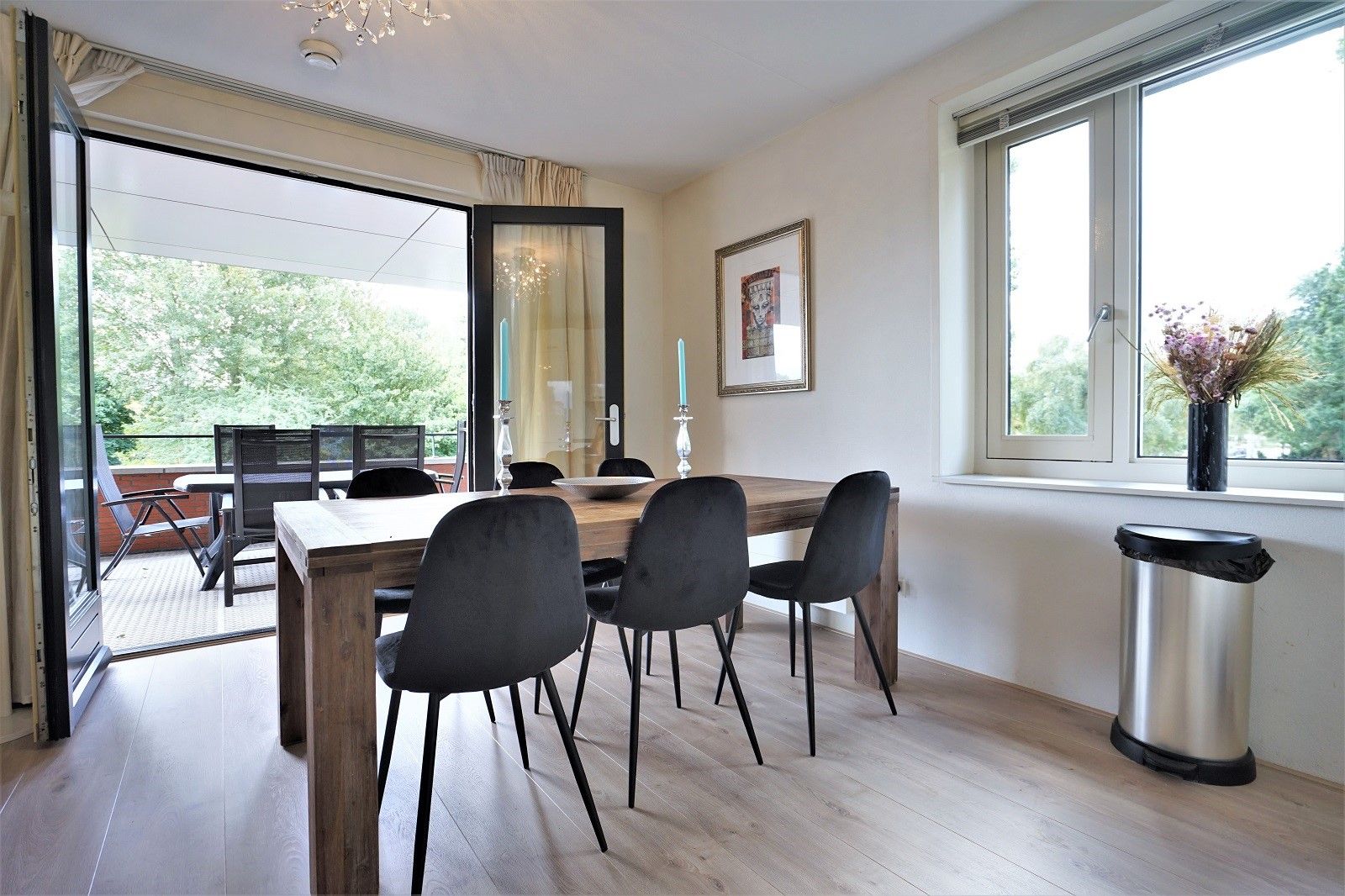 Foto 9 van Veenendaalplein 21