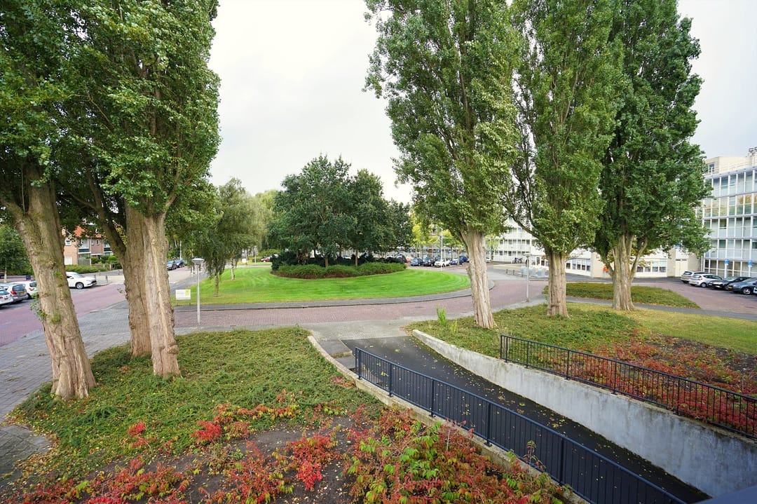 Foto 11 van Veenendaalplein 21