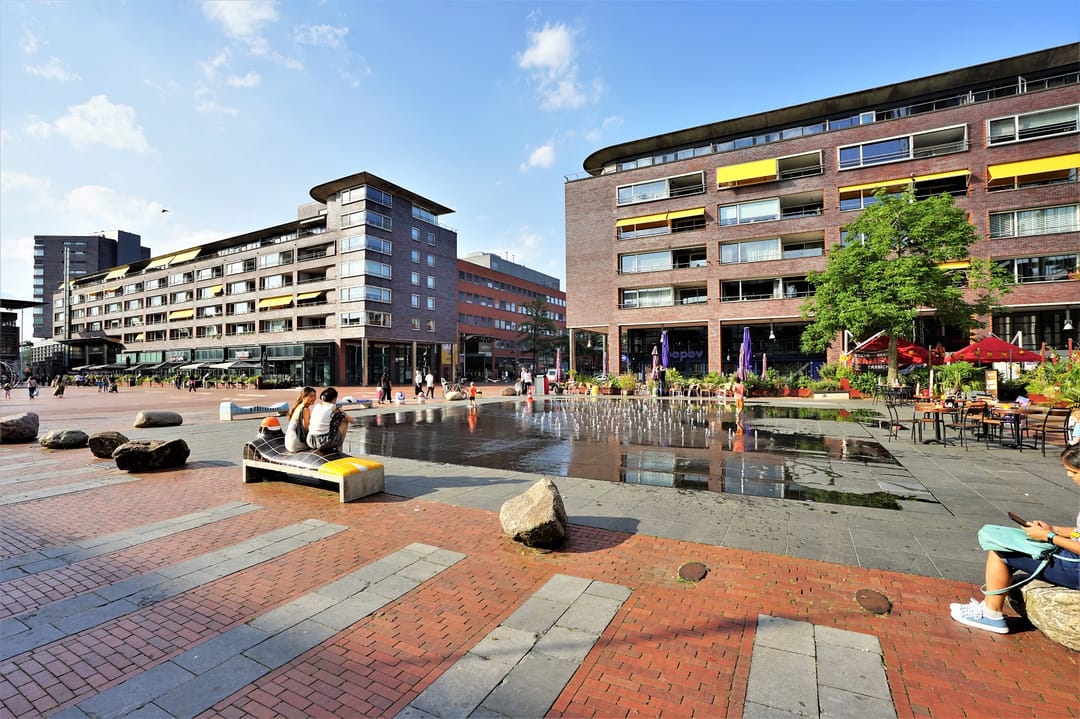 Foto 23 van Veenendaalplein 21