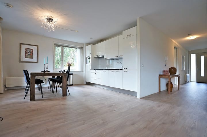 Foto 5 van Veenendaalplein 21