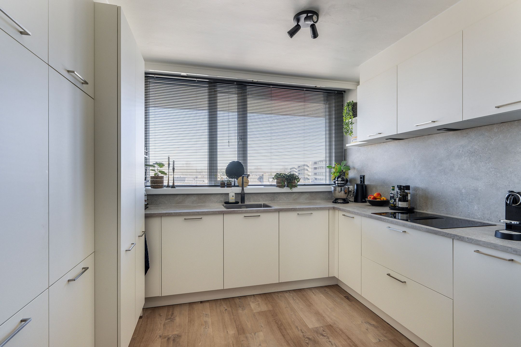 Photo 3 of Admiraal de Ruyterweg 13