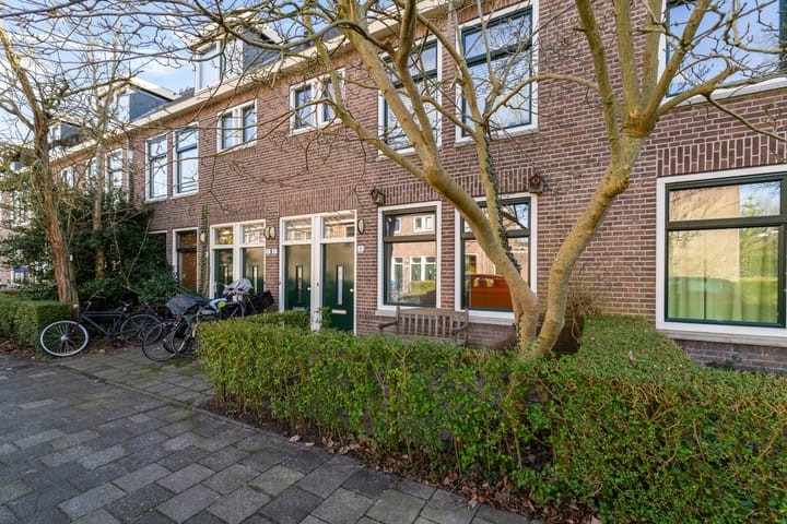 Photo 2 of Magna Petestraat 9