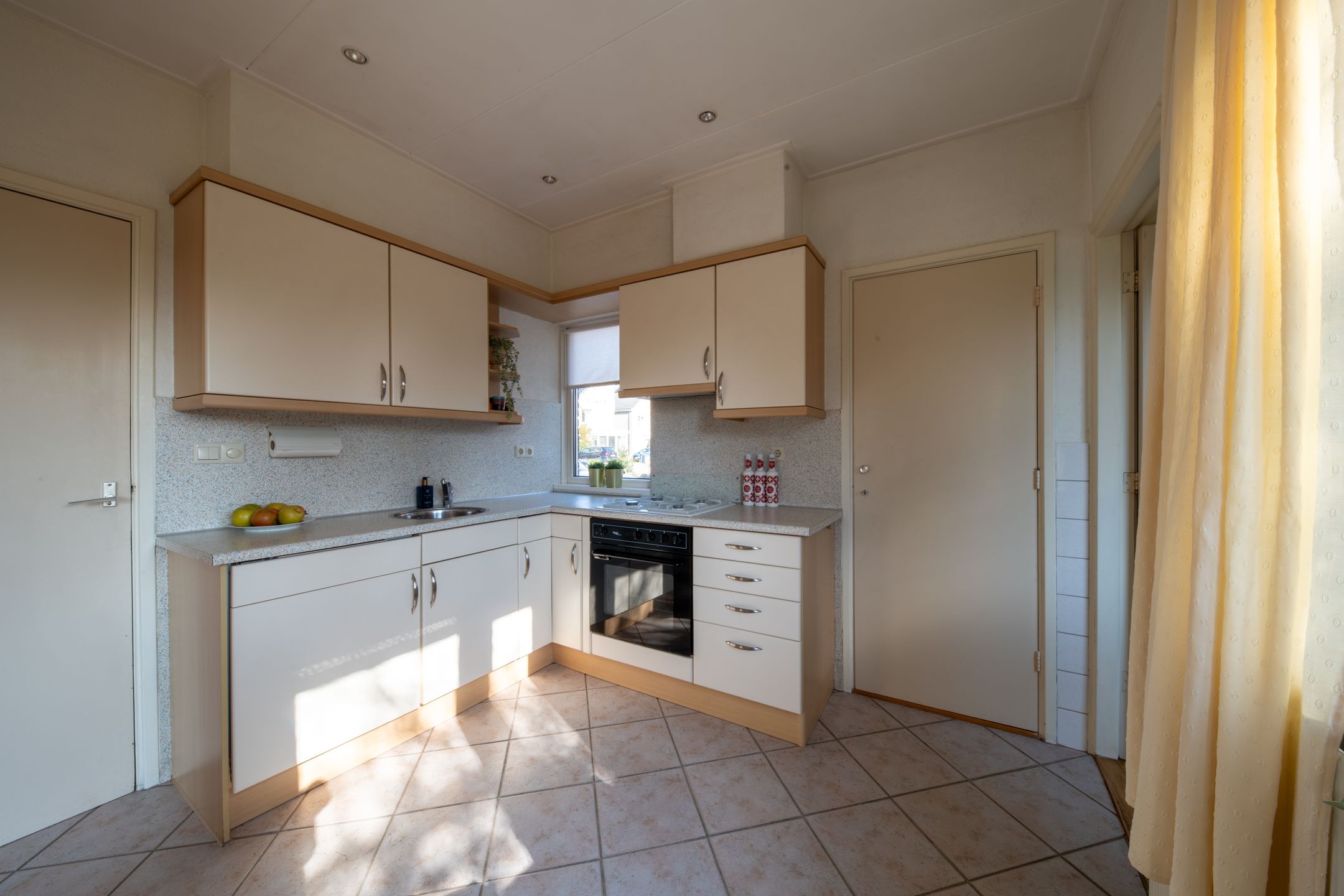 Photo 9 of Irisstraat 6