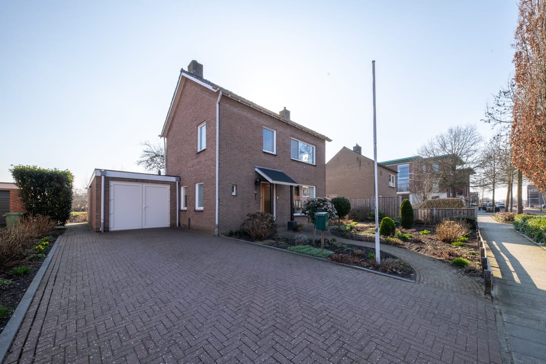 Photo 28 of Irisstraat 6