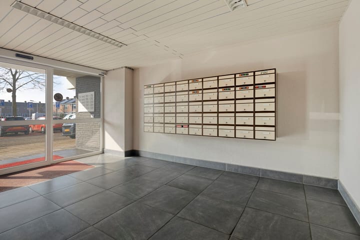 Foto 4 van Peter van Anrooylaan 196