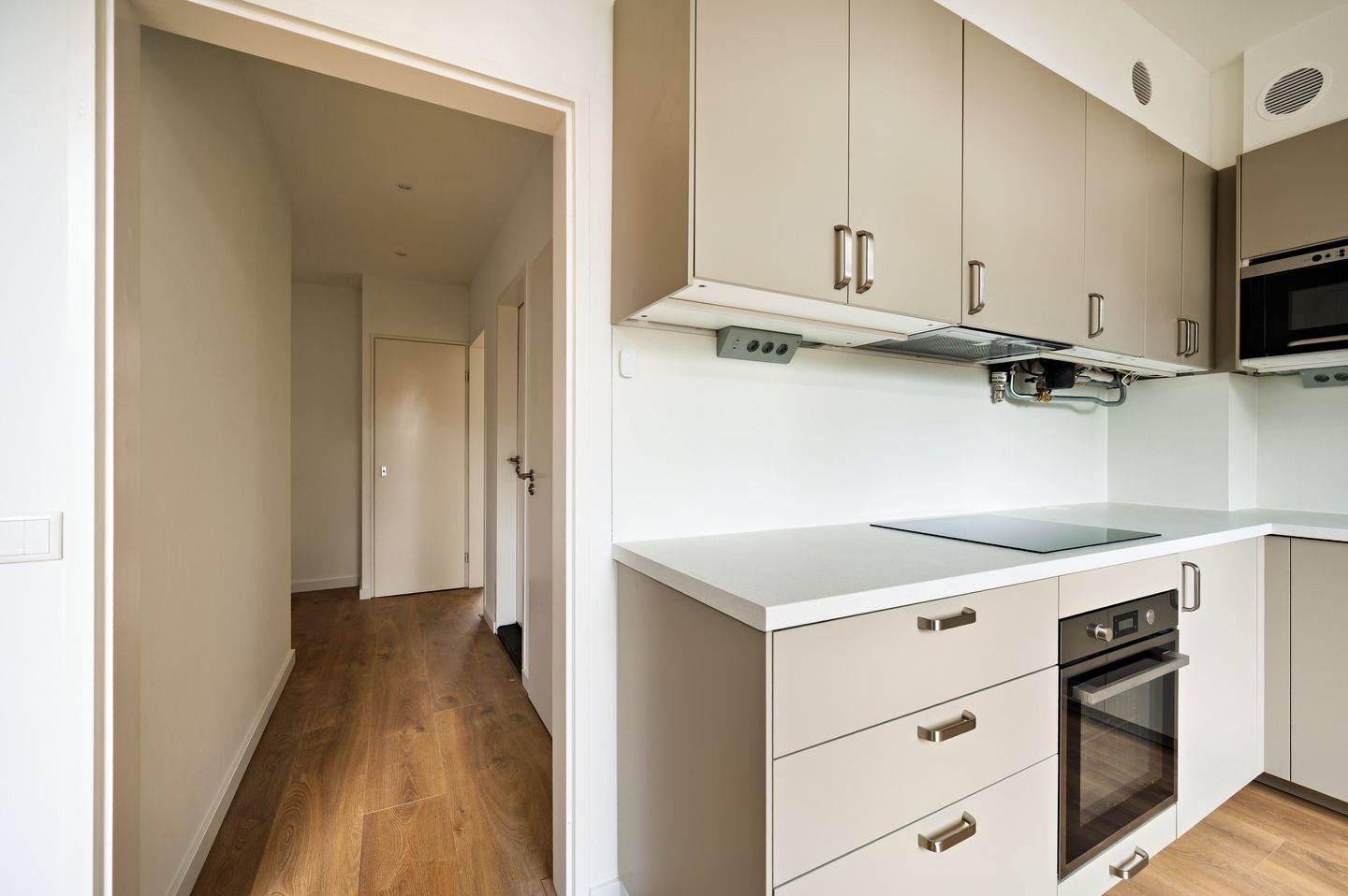 Photo 20 of Sumatrastraat 10-B