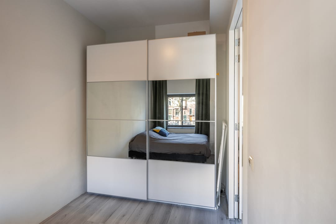 Turn Key 1-Bedroom Apartment with Communal Courtyard near Rotterdam Central — 21