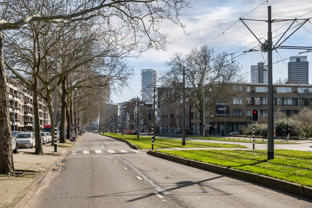 Turn Key 1-Bedroom Apartment with Communal Courtyard near Rotterdam Central — 35