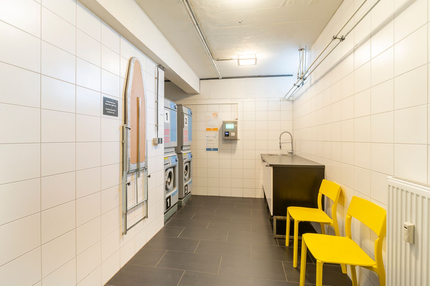 Turn Key 1-Bedroom Apartment with Communal Courtyard near Rotterdam Central — 32