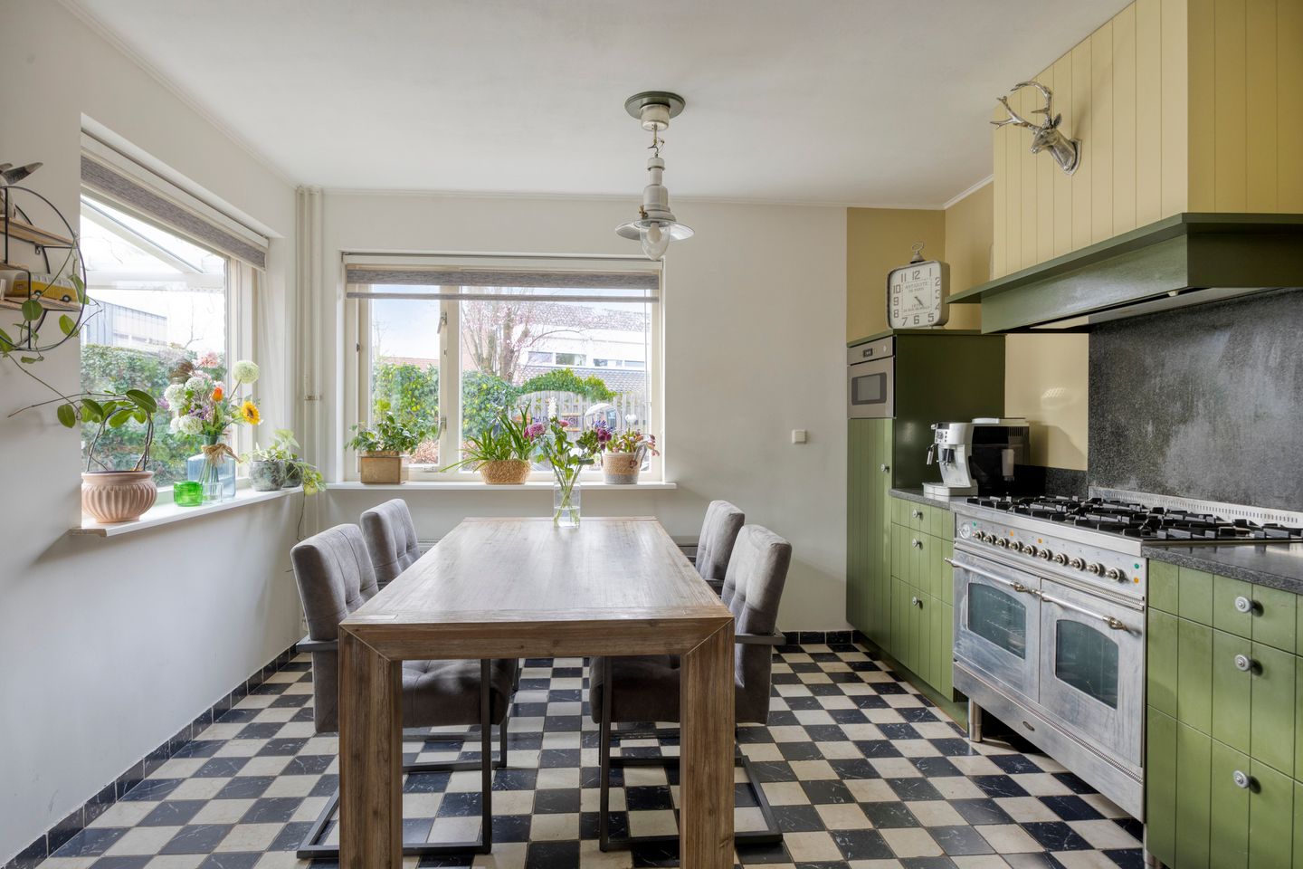 Foto 19 van Adriaan Oomenstraat 1