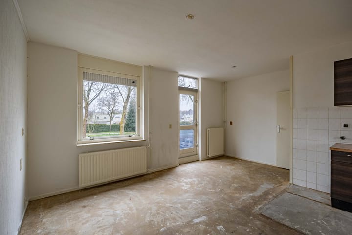 Photo 5 of Akelei 54