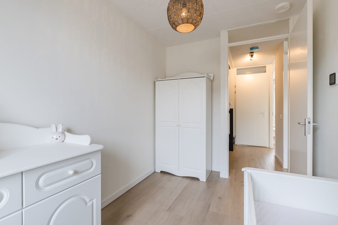 Modern Energy-Efficient Terraced Home in Leerdam with Solar Panels — 12