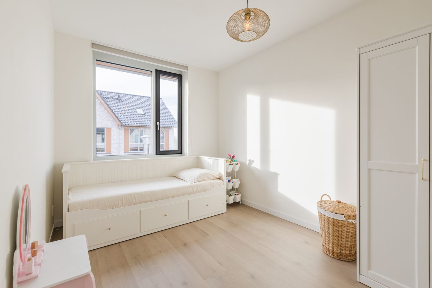 Modern Energy-Efficient Terraced Home in Leerdam with Solar Panels — 13