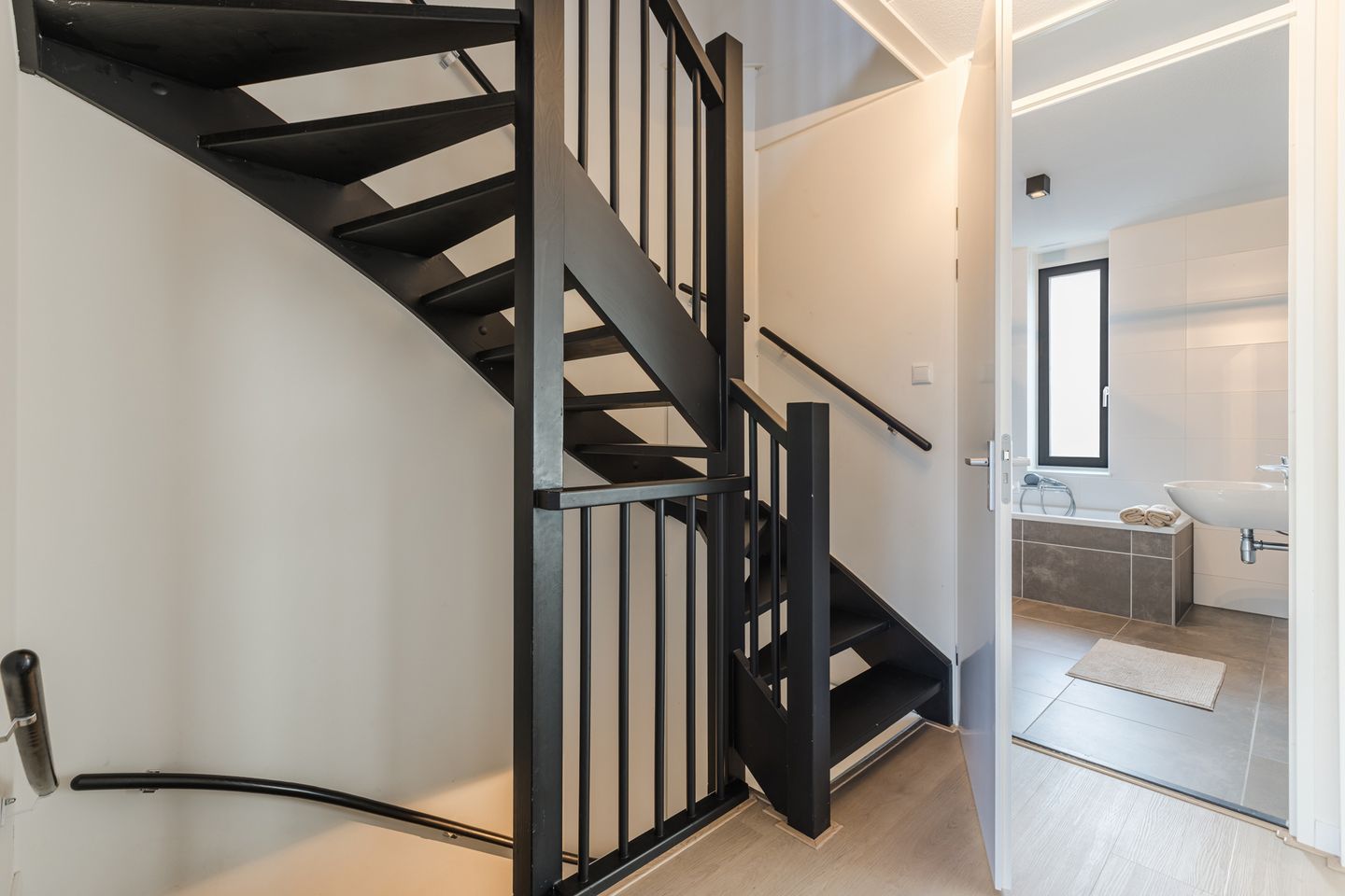Modern Energy-Efficient Terraced Home in Leerdam with Solar Panels — 19