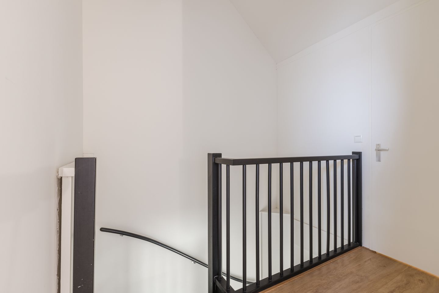 Modern Energy-Efficient Terraced Home in Leerdam with Solar Panels — 23