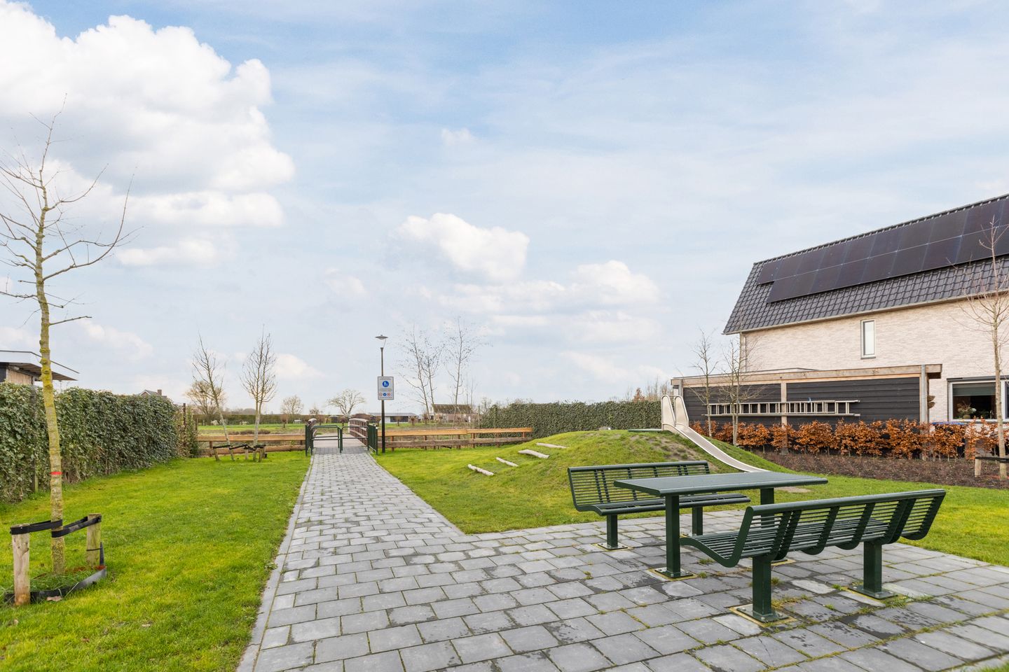 Modern Energy-Efficient Terraced Home in Leerdam with Solar Panels — 31