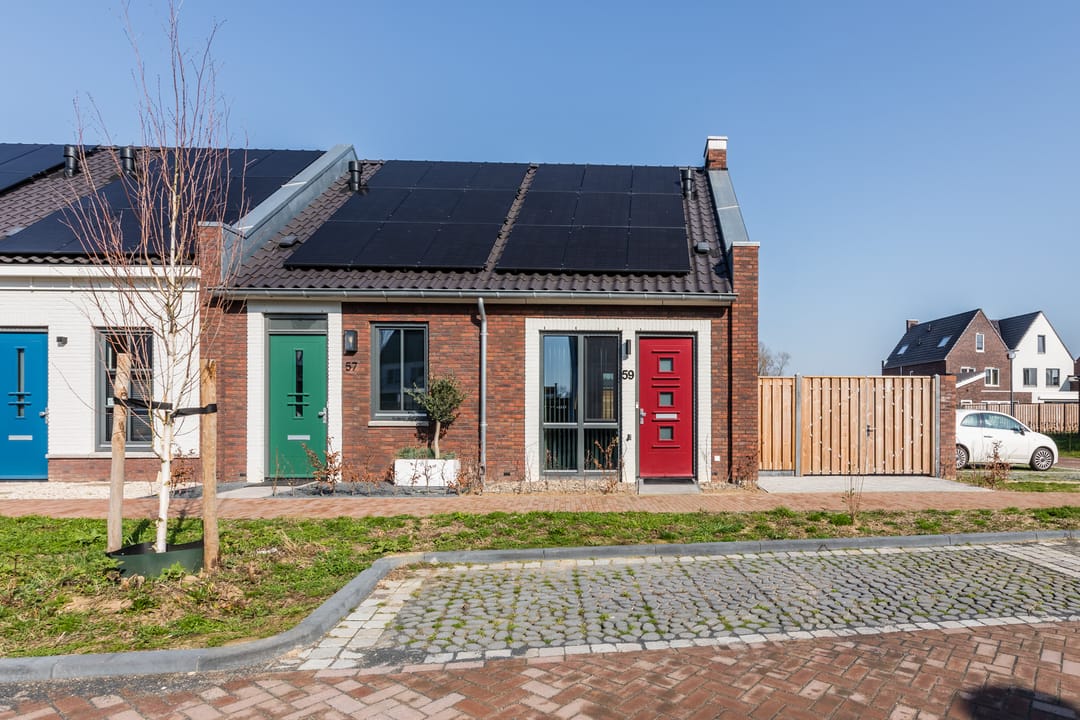 Photo 1 of Gouvernante 59