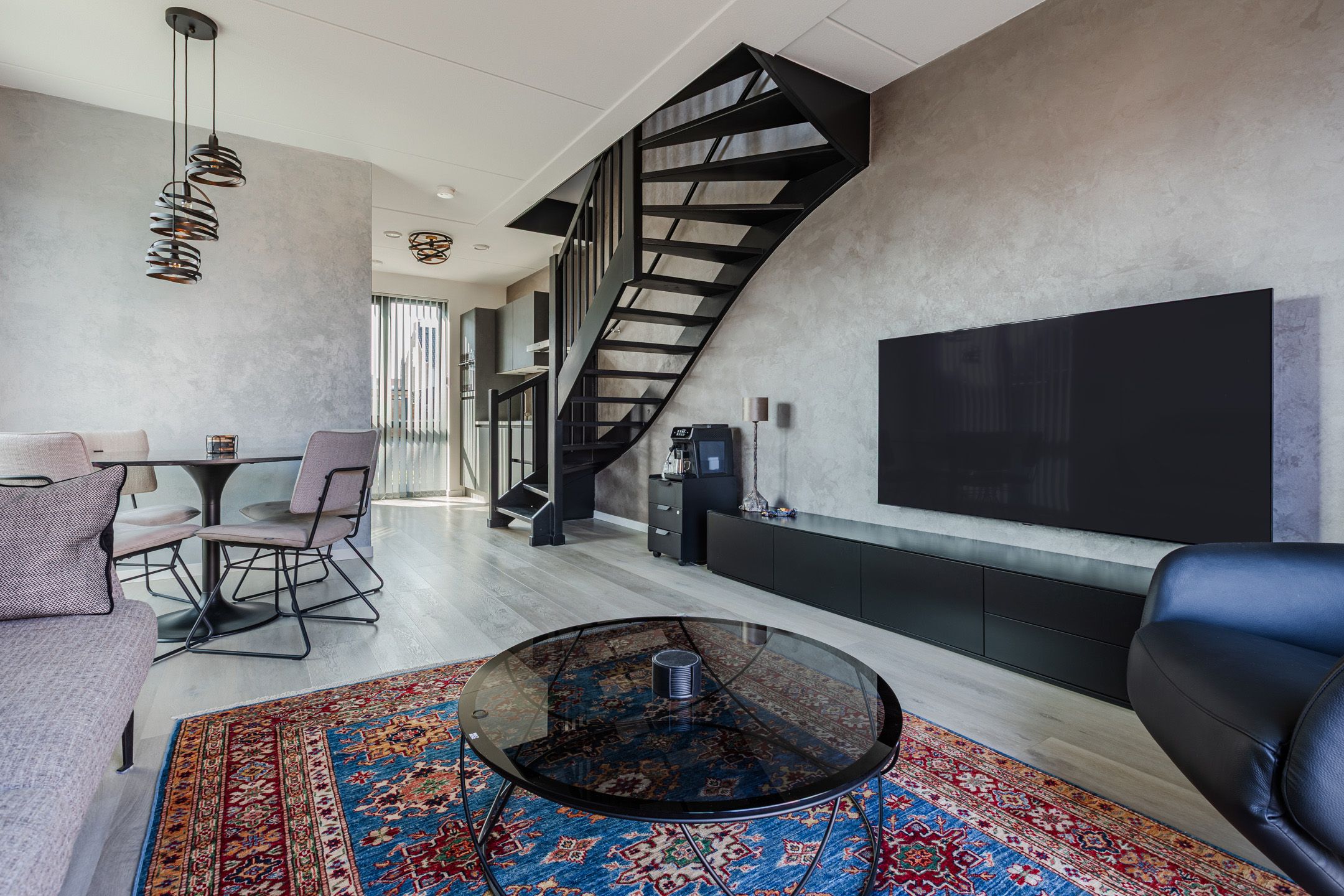 Photo 12 of Gouvernante 59