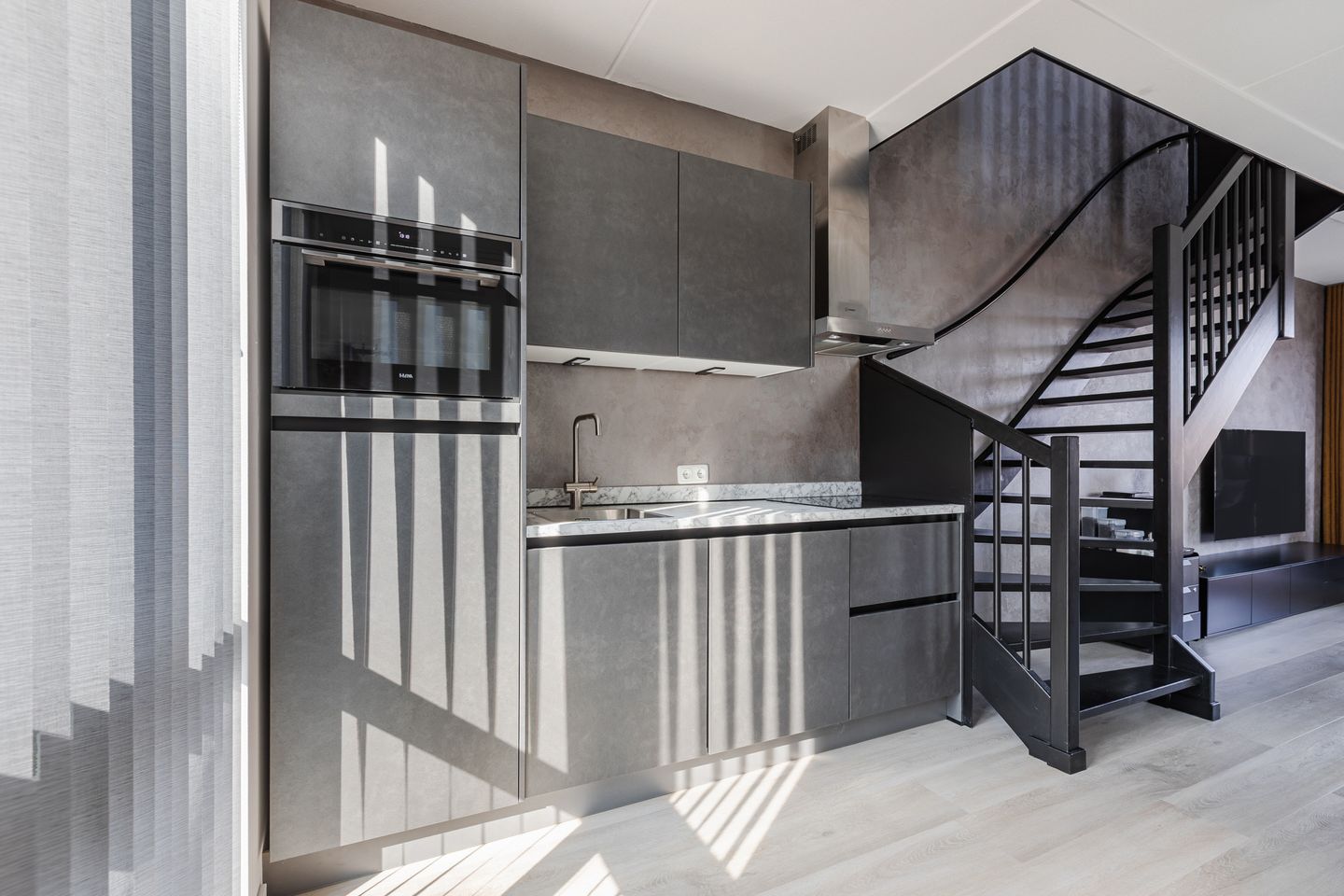 Photo 14 of Gouvernante 59