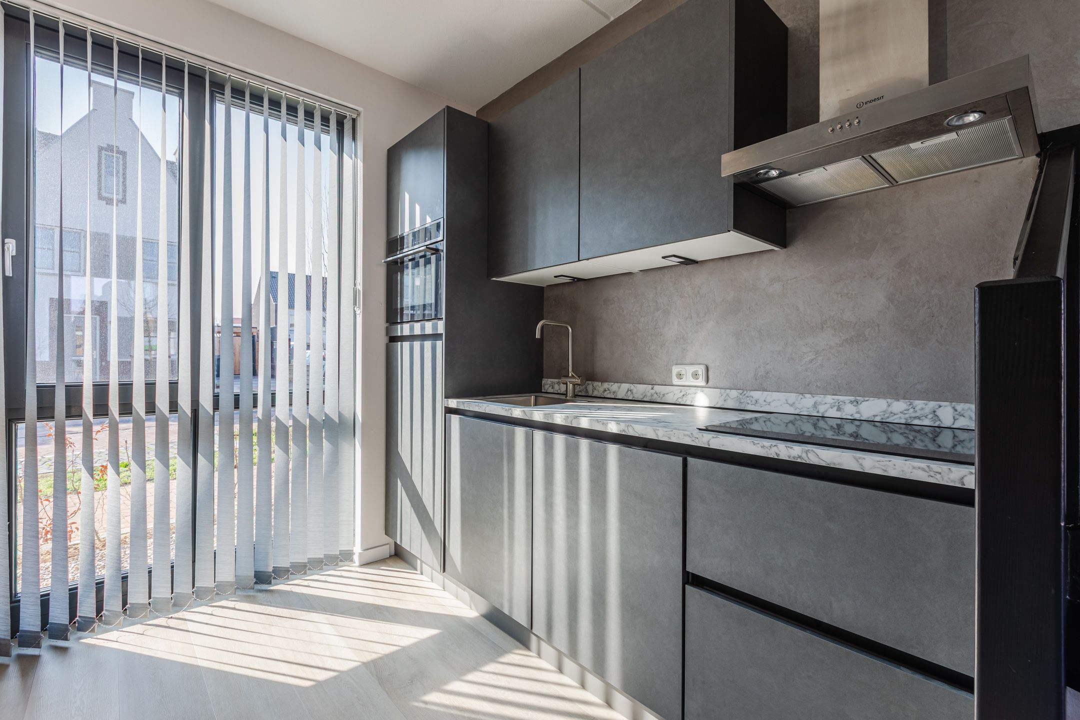 Photo 15 of Gouvernante 59