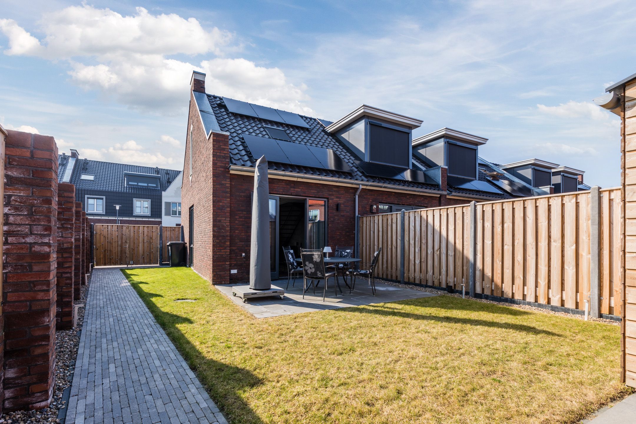 Photo 27 of Gouvernante 59