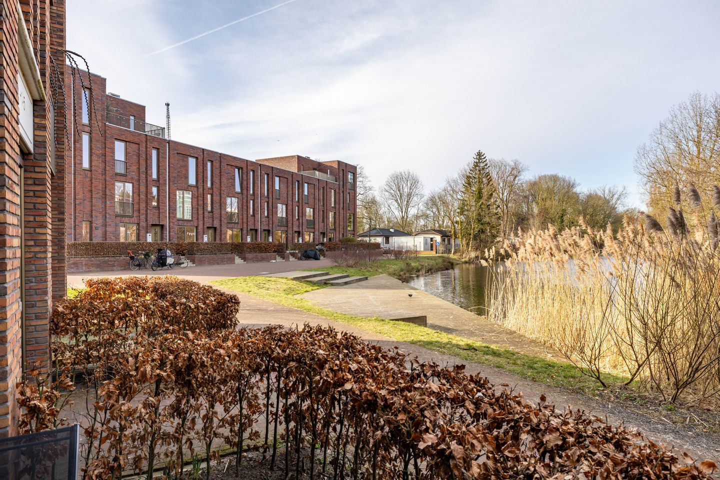 Foto 25 van Helper Westsingel 49-1