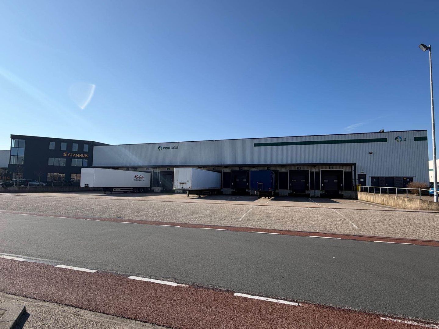 View photo 1 of Rutherfordweg 50