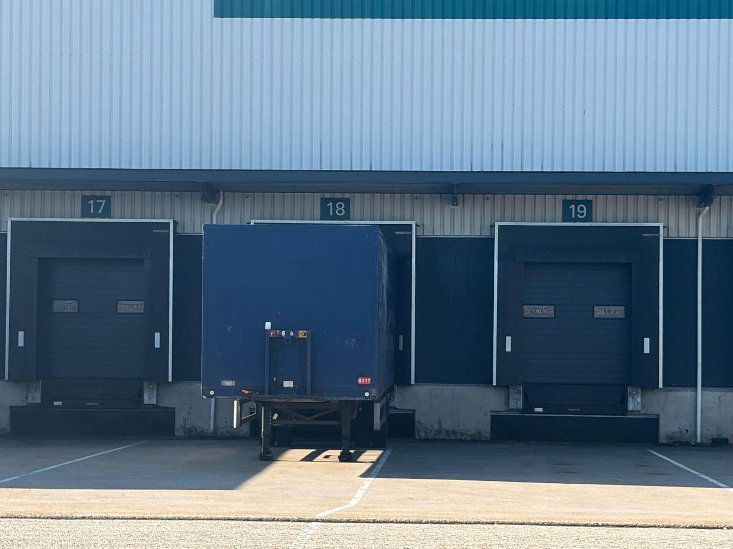 View photo 3 of Rutherfordweg 50