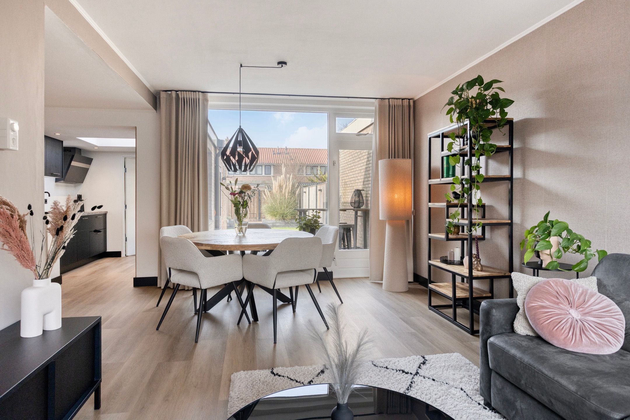 Photo 12 of van Vredenstraat 73