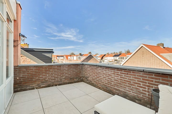 Photo 3 of Helmstraat 16-A