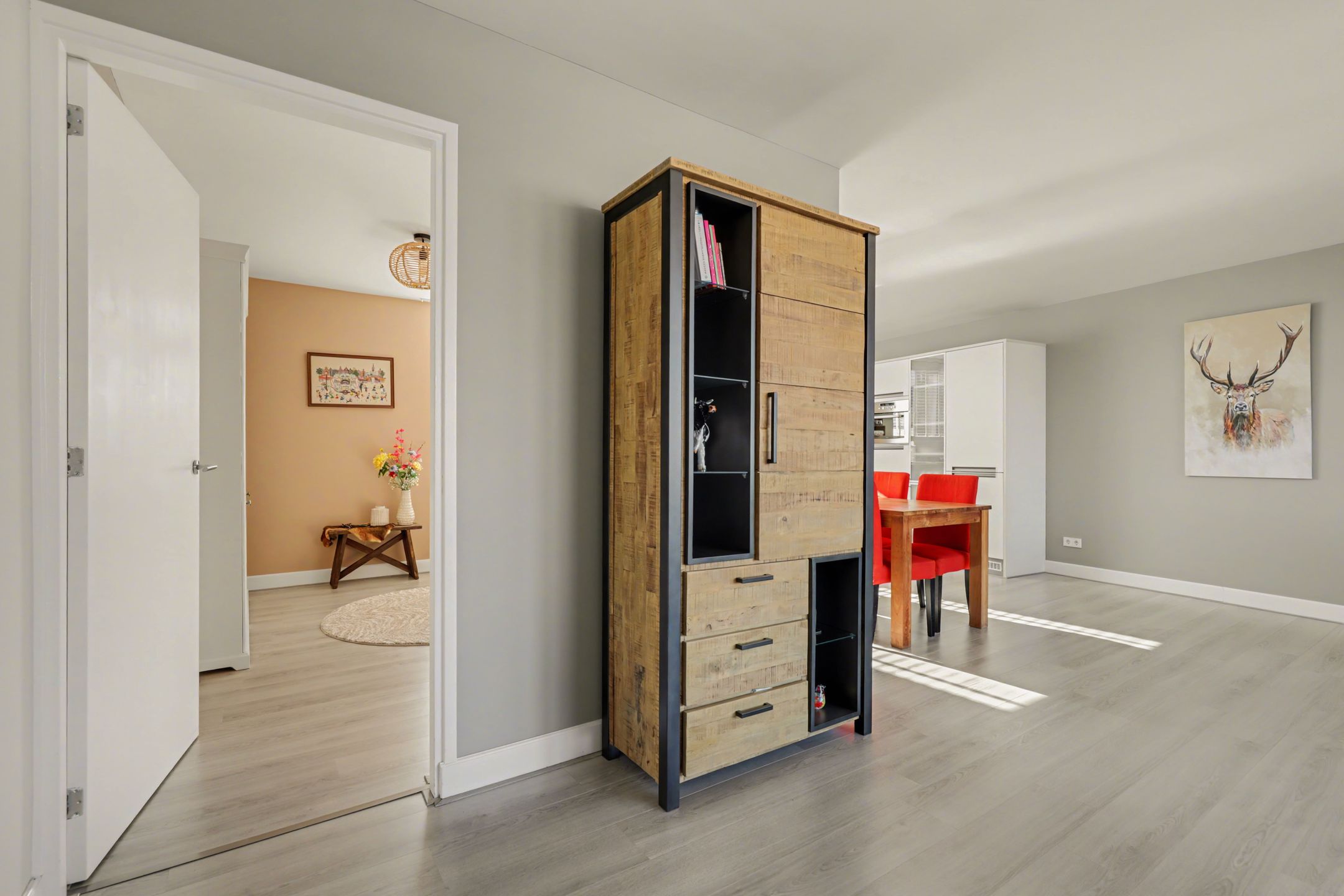 Photo 6 of Helmstraat 16-A