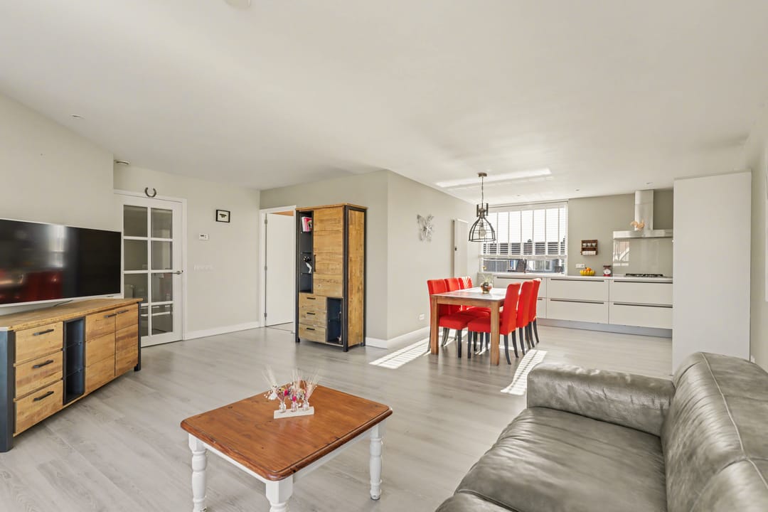 Photo 7 of Helmstraat 16-A