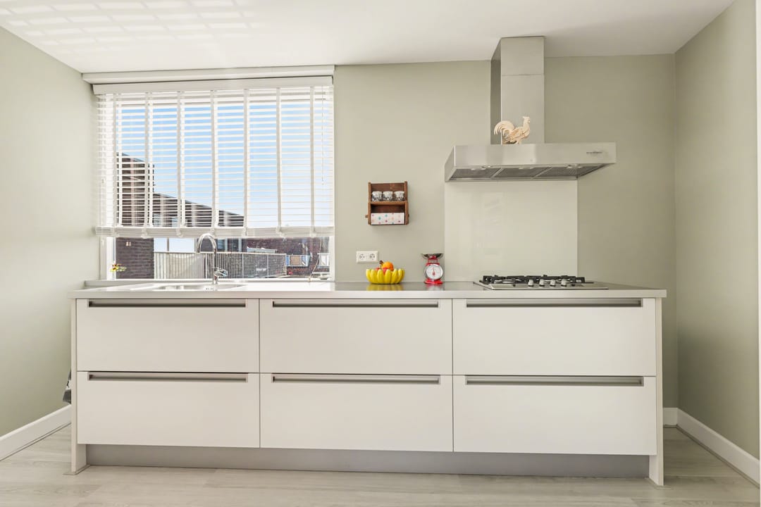 Photo 11 of Helmstraat 16-A