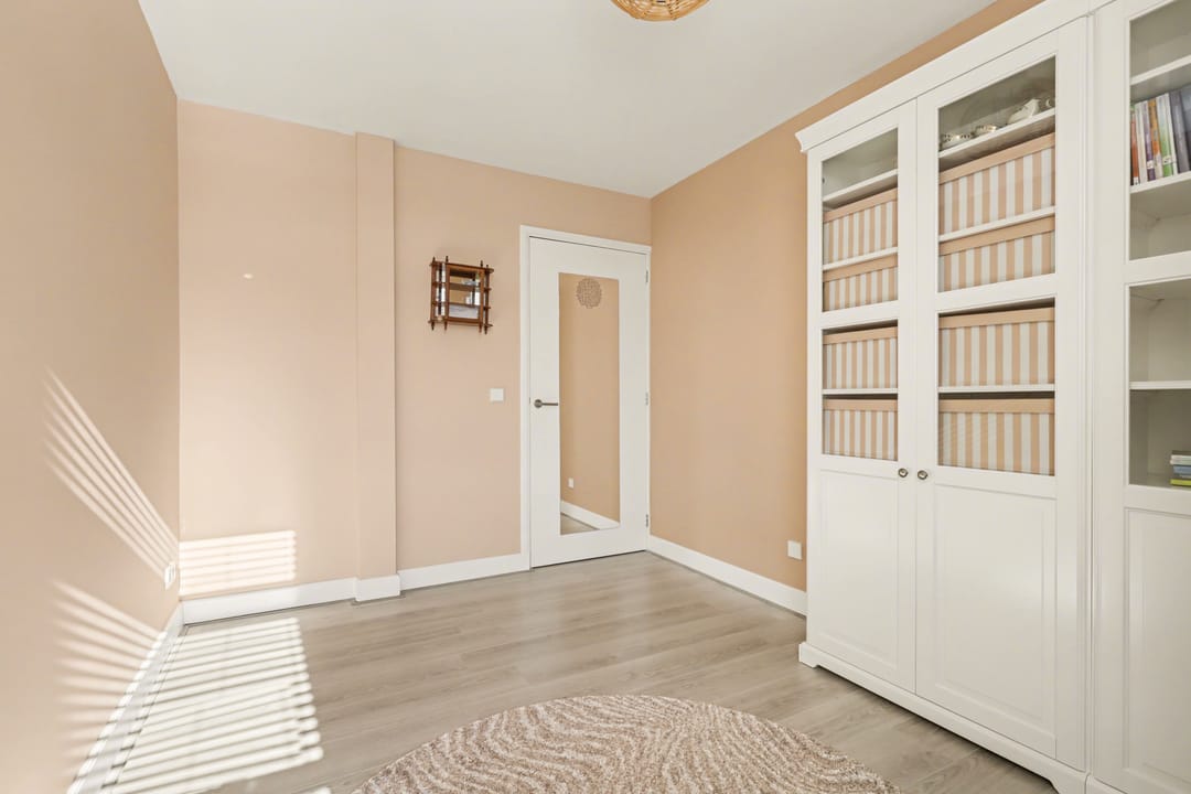 Photo 16 of Helmstraat 16-A