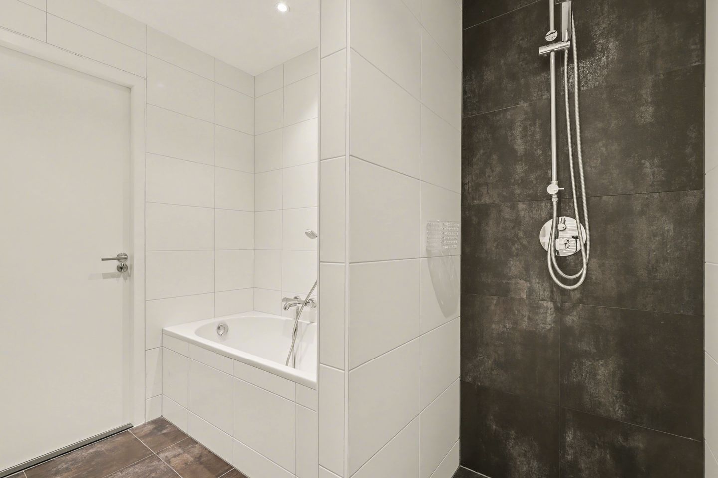 Photo 19 of Helmstraat 16-A